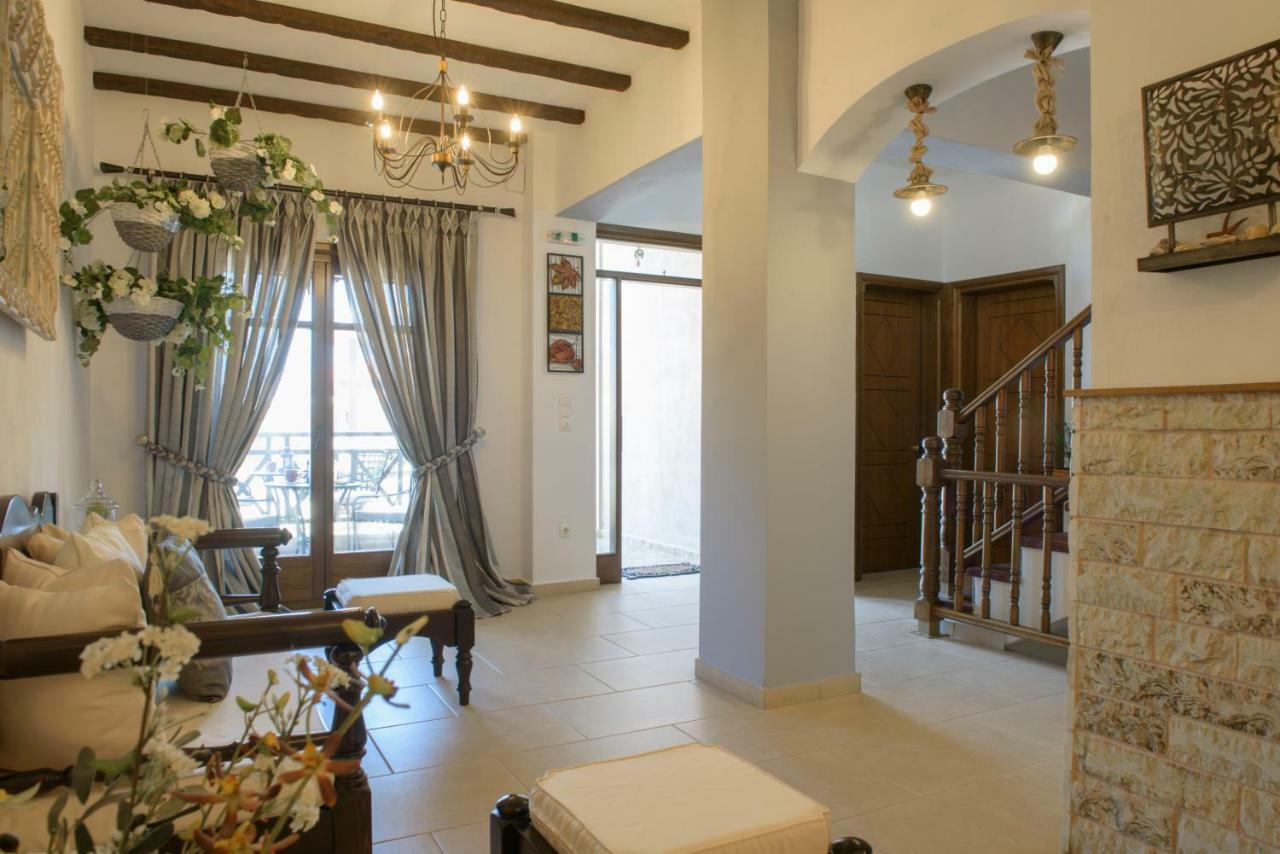 Apart Boutique Giorgos Amolianí Dalaman gambar